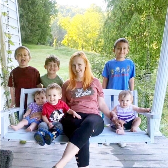 Meet your Posher, Emily - Picture 2 of 6